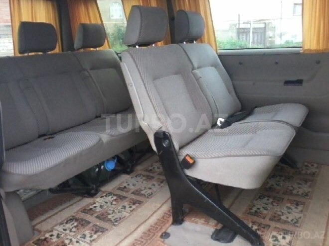 Volkswagen Caravelle 1995, 260,000 km - 2.4 л - Bakı