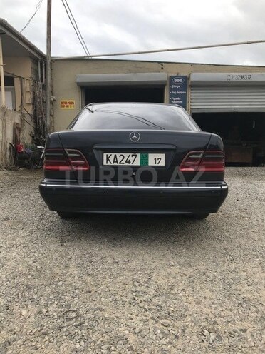 Mercedes E 270 2000, 326,000 km - 2.7 л - Bakı