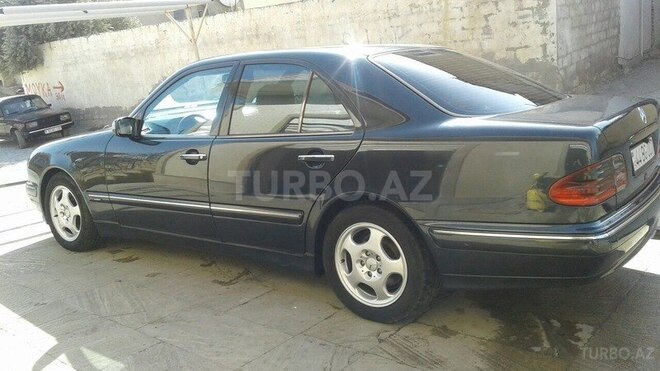 Mercedes E 270 2000, 326,000 km - 2.7 л - Bakı