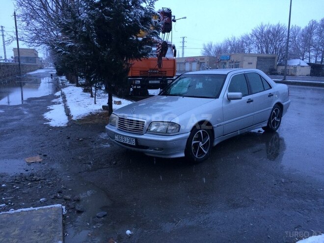 Mercedes C 240 1998, 320,000 km - 2.4 l - Yevlax