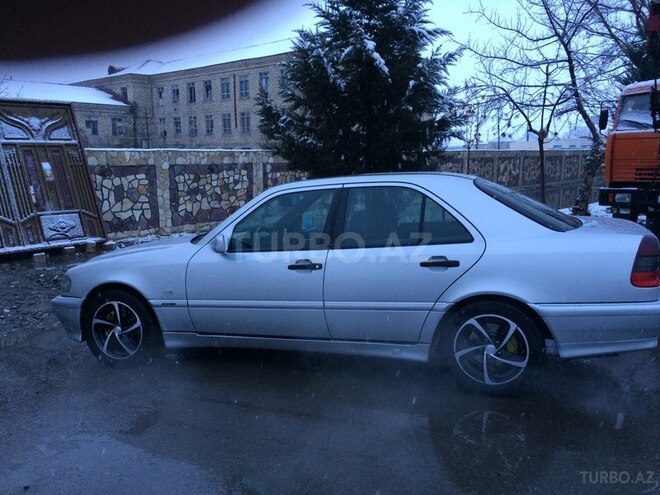 Mercedes C 240 1998, 320,000 km - 2.4 l - Yevlax