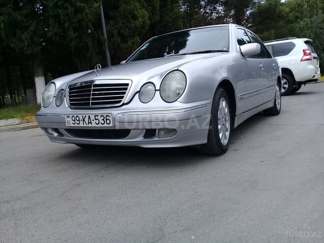 Mercedes E 220 2001, 293,000 km - 2.2 l - Bakı