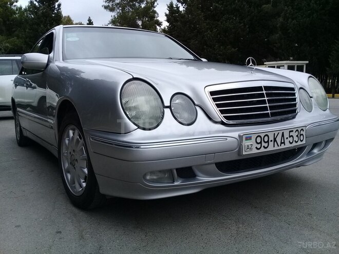 Mercedes E 220 2001, 293,000 km - 2.2 l - Bakı