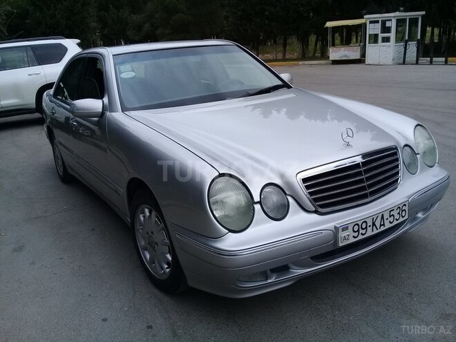 Mercedes E 220 2001, 293,000 km - 2.2 l - Bakı