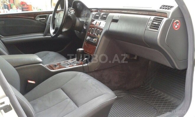 Mercedes E 200 1997, 339,900 km - 2.0 l - Naftalan