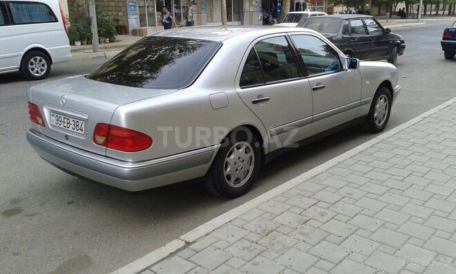 Mercedes E 200 1997, 339,900 km - 2.0 l - Naftalan