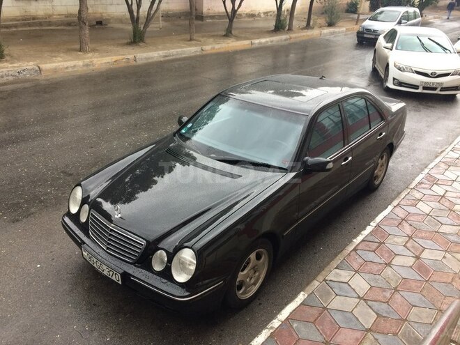 Mercedes E 240 2000, 199,200 km - 2.6 л - Bakı