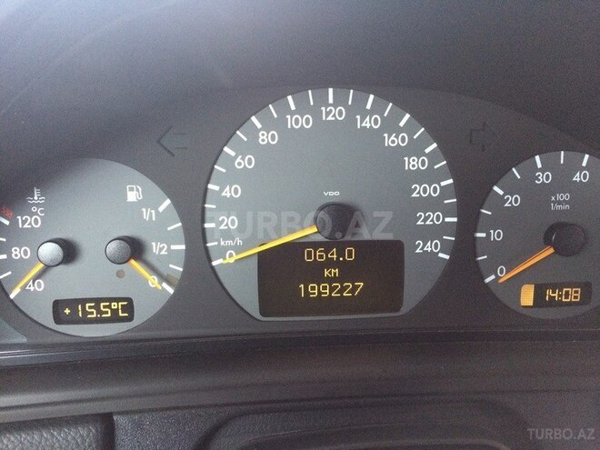 Mercedes E 240 2000, 199,200 km - 2.6 л - Bakı