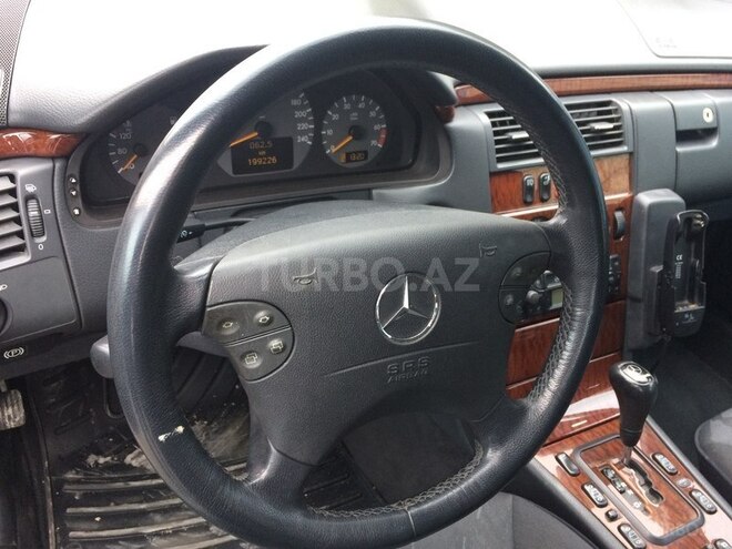Mercedes E 240 2000, 199,200 km - 2.6 л - Bakı