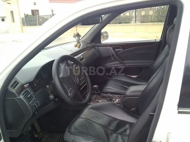 Mercedes E 220 2000, 200,000 km - 2.2 л - Bakı