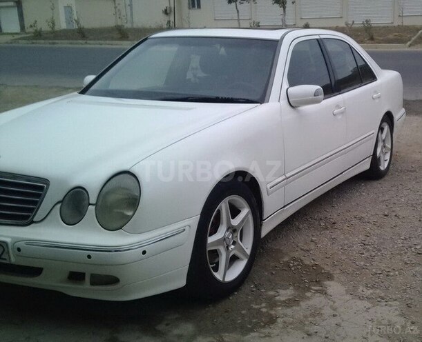 Mercedes E 220 2000, 200,000 km - 2.2 л - Bakı