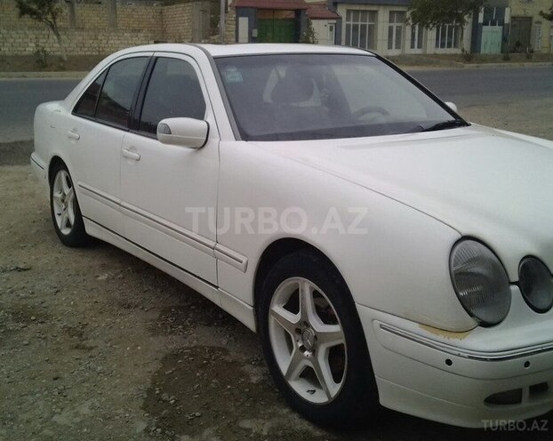 Mercedes E 220 2000, 200,000 km - 2.2 л - Bakı
