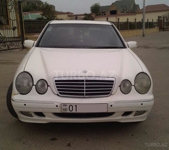 Mercedes E 220 2000, 200,000 km - 2.2 л - Bakı
