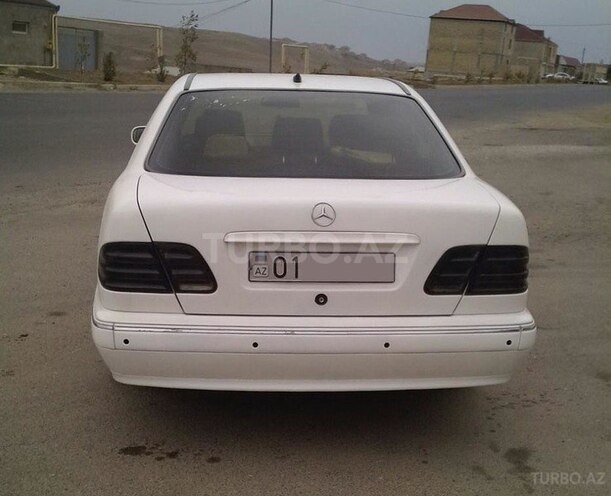 Mercedes E 220 2000, 200,000 km - 2.2 л - Bakı