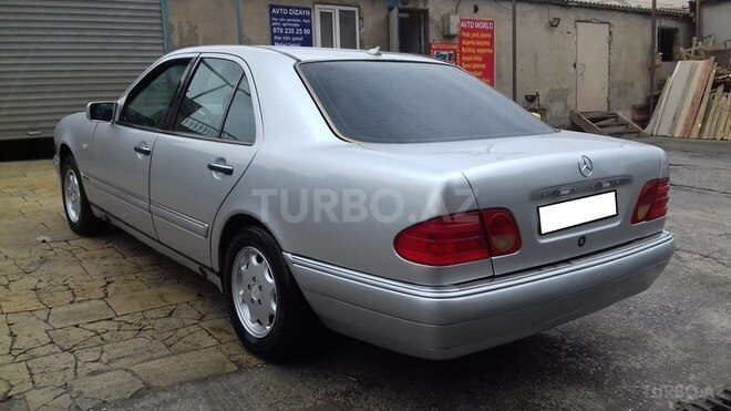 Mercedes E 230 1995, 340,000 km - 2.3 l - Bakı
