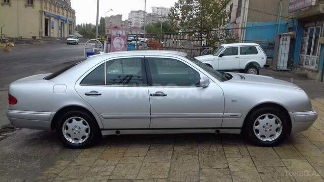Mercedes E 230 1995, 340,000 km - 2.3 l - Bakı