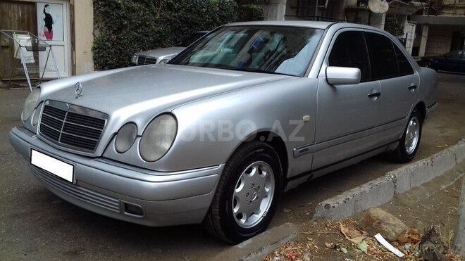 Mercedes E 230 1995, 340,000 km - 2.3 l - Bakı