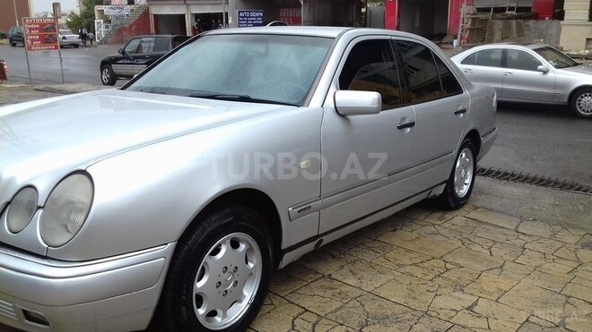 Mercedes E 230 1995, 340,000 km - 2.3 l - Bakı