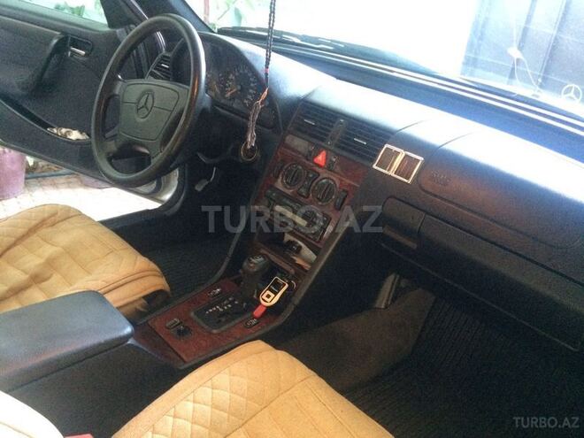 Mercedes C 180 1997, 210,000 km - 1.8 л - Bakı