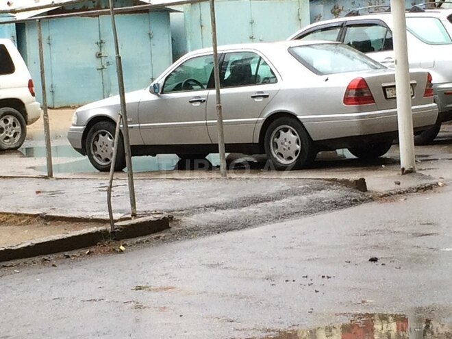 Mercedes C 180 1996, 276,000 km - 1.8 l - Sumqayıt