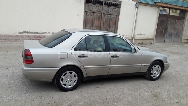 Mercedes C 250 1997, 370,000 km - 2.5 l - Bakı