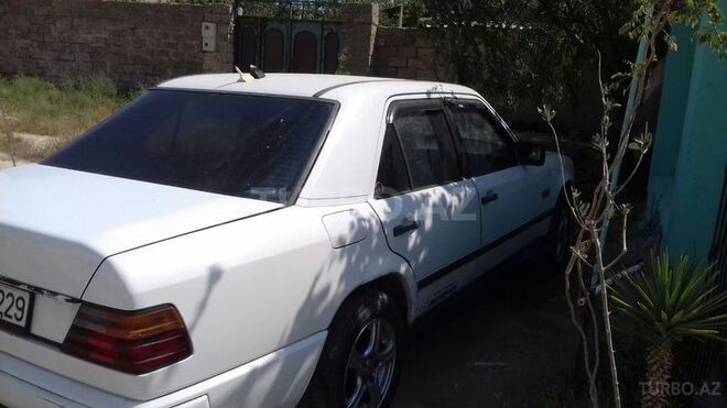 Mercedes E 200 1987, 150,000 km - 0.2 l - Bakı