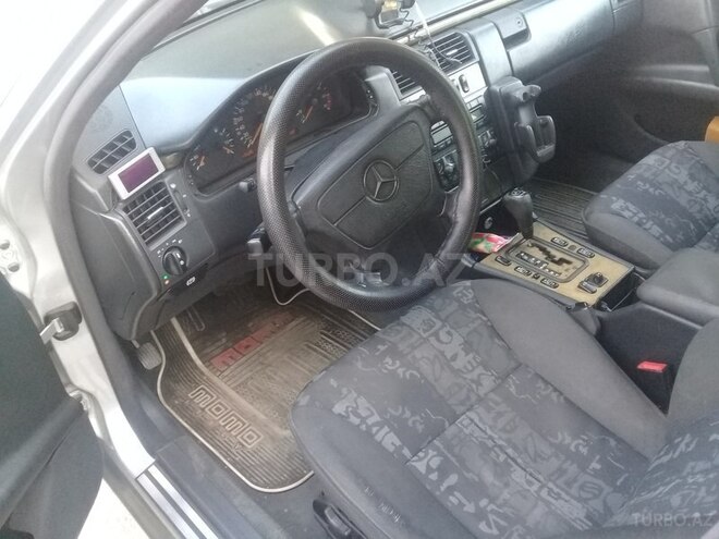 Mercedes E 240 1999, 383,421 km - 2.4 l - Bakı