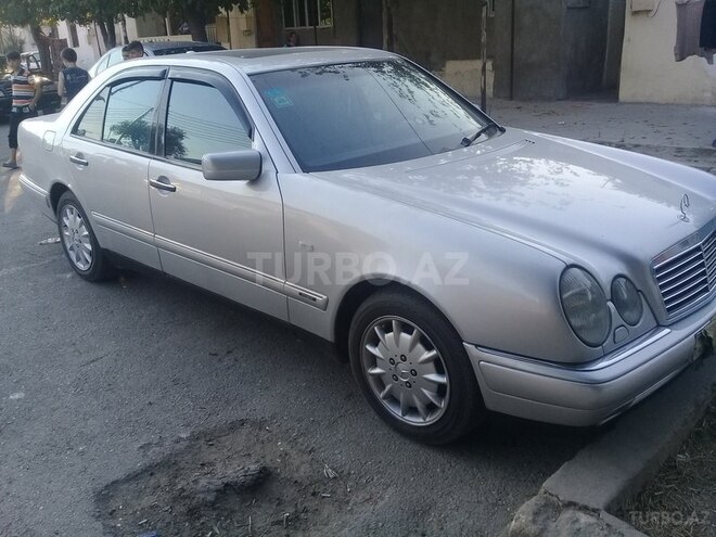 Mercedes E 240 1999, 383,421 km - 2.4 l - Bakı