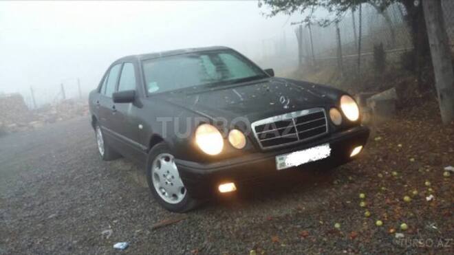 Mercedes E 240 1998, 270,000 km - 2.4 l - Lerik