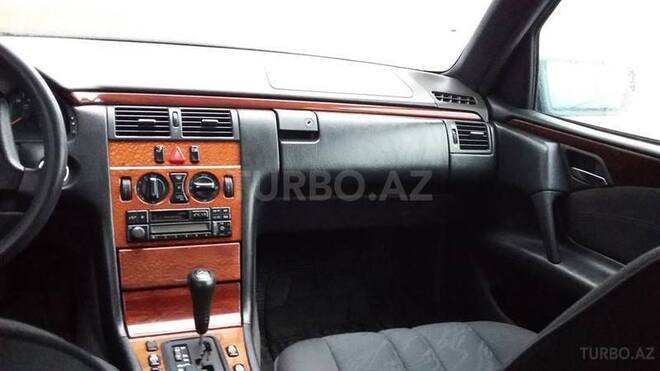 Mercedes E 240 1998, 270,000 km - 2.4 l - Lerik