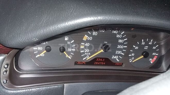 Mercedes E 240 1998, 270,000 km - 2.4 l - Lerik