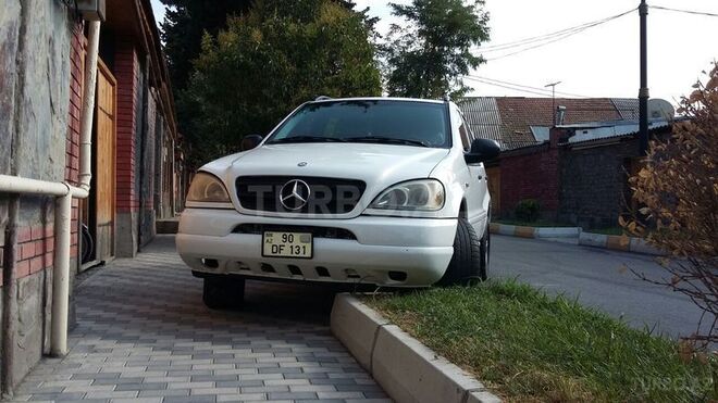 Mercedes ML 320 1999, 176,000 km - 3.2 l - Zaqatala