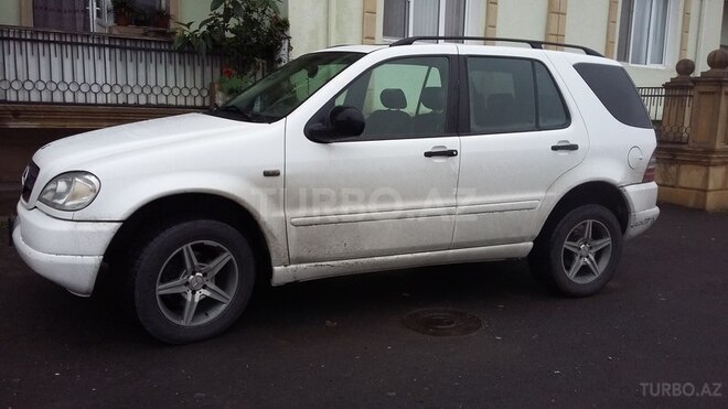 Mercedes ML 320 1999, 176,000 km - 3.2 l - Zaqatala