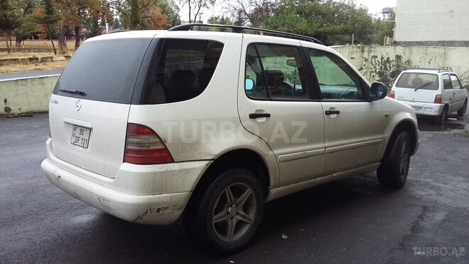 Mercedes ML 320 1999, 176,000 km - 3.2 l - Zaqatala