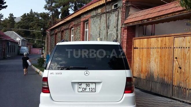 Mercedes ML 320 1999, 176,000 km - 3.2 l - Zaqatala