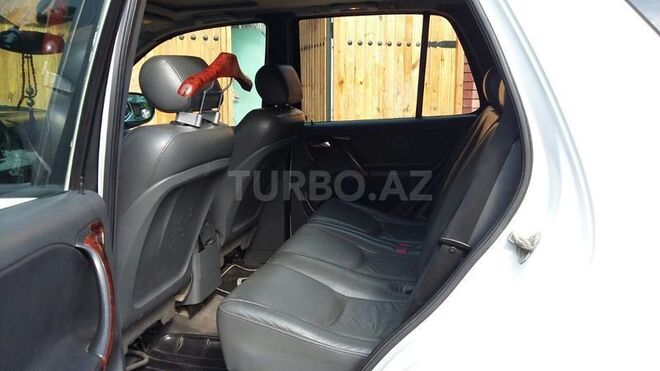 Mercedes ML 320 1999, 176,000 km - 3.2 l - Zaqatala