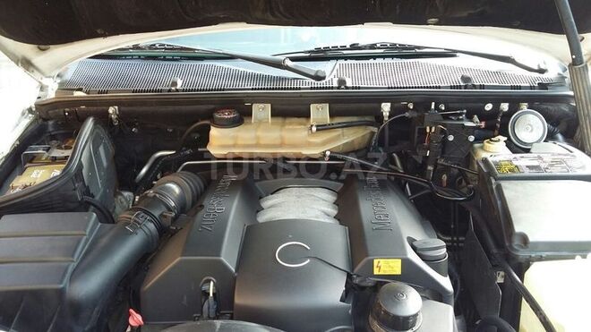 Mercedes ML 320 1999, 176,000 km - 3.2 l - Zaqatala