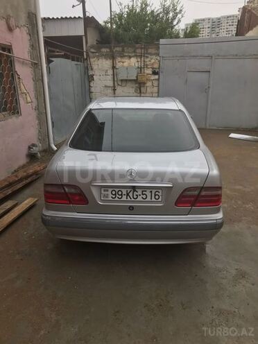 Mercedes E 200 2000, 282,000 km - 2.0 l - Bakı