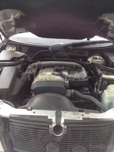 Mercedes E 230 1996, 300,000 km - 2.3 l - Sumqayıt