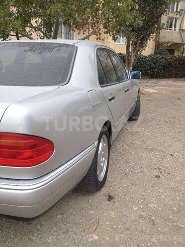Mercedes E 230 1996, 300,000 km - 2.3 l - Sumqayıt