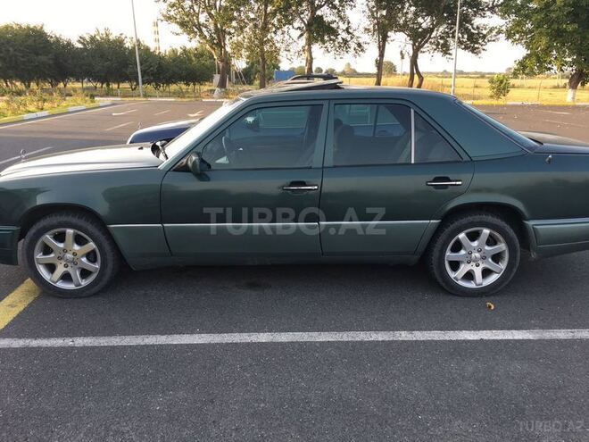 Mercedes E 200 1994, 350,000 km - 2.0 l - Zaqatala
