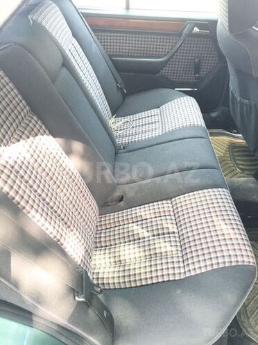 Mercedes E 200 1994, 350,000 km - 2.0 l - Zaqatala