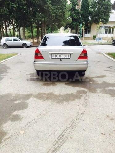 Mercedes C 220 1995, 413,000 km - 2.2 л - Bakı
