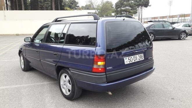 Opel Astra 1996, 175,000 km - 1.6 l - Sumqayıt