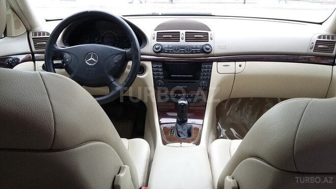 Mercedes E 240 2003, 229,000 km - 2.4 l - Bakı