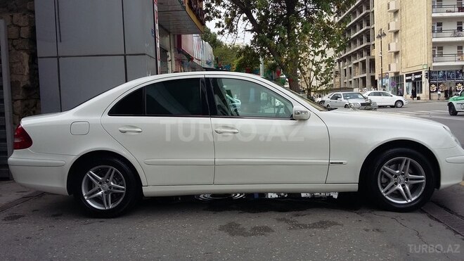Mercedes E 240 2003, 229,000 km - 2.4 l - Bakı