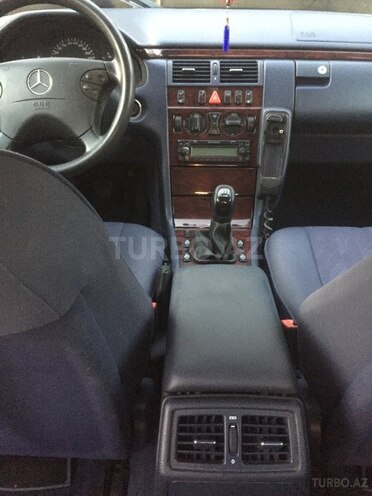 Mercedes E 220 2001, 398,767 km - 2.2 л - Ağstafa
