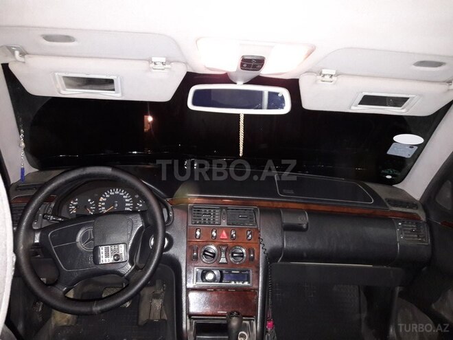 Mercedes E 200 1998, 425,000 km - 2.0 л - Qazax
