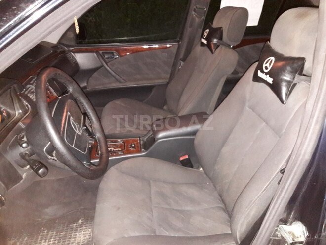 Mercedes E 200 1998, 425,000 km - 2.0 л - Qazax
