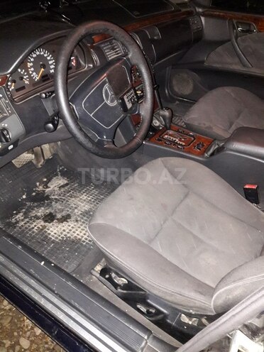 Mercedes E 200 1998, 425,000 km - 2.0 л - Qazax
